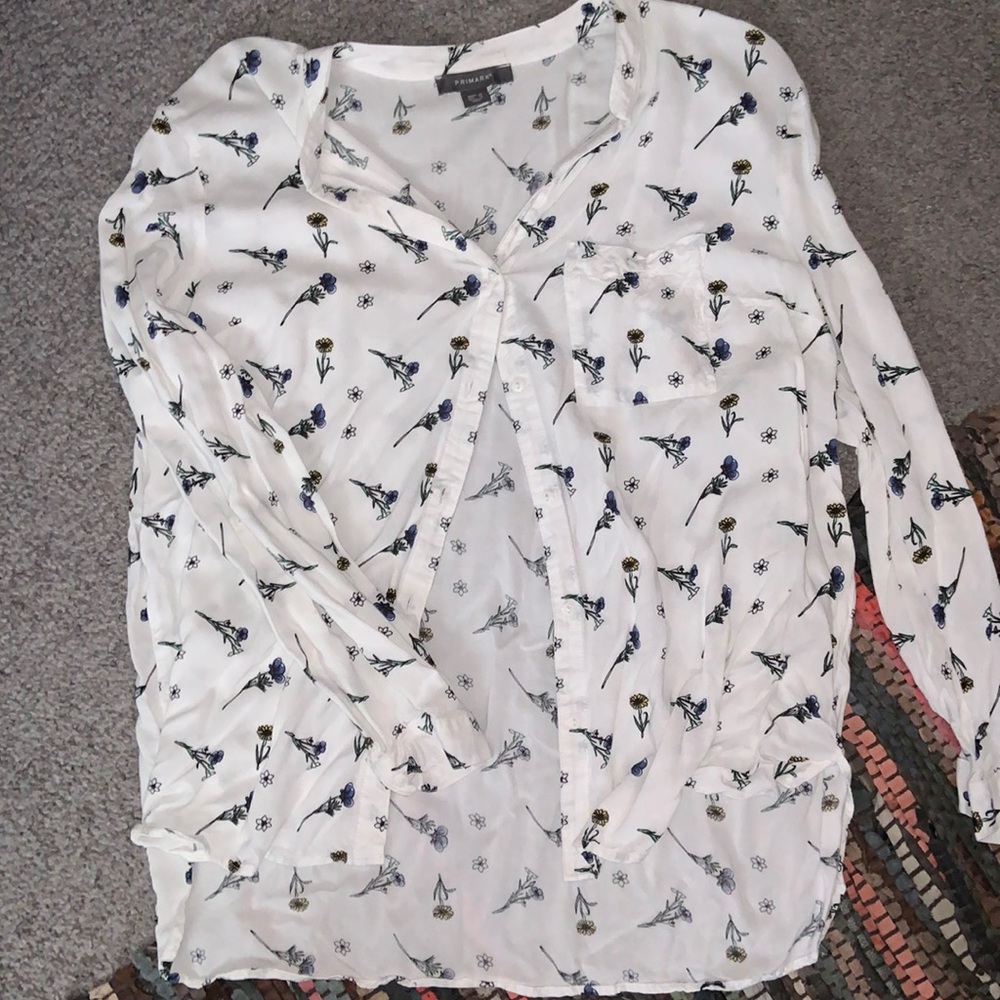 A beautiful flower button down